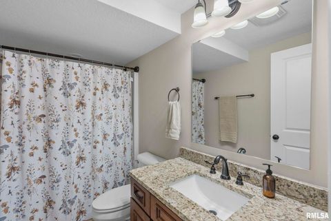 Tiny photo for 27 Blackstone Circle, Le Claire, IA 52753 (MLS # QC4269576)