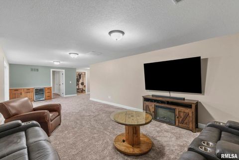 Tiny photo for 27 Blackstone Circle, Le Claire, IA 52753 (MLS # QC4269576)