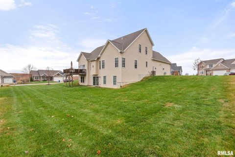 Tiny photo for 27 Blackstone Circle, Le Claire, IA 52753 (MLS # QC4269576)