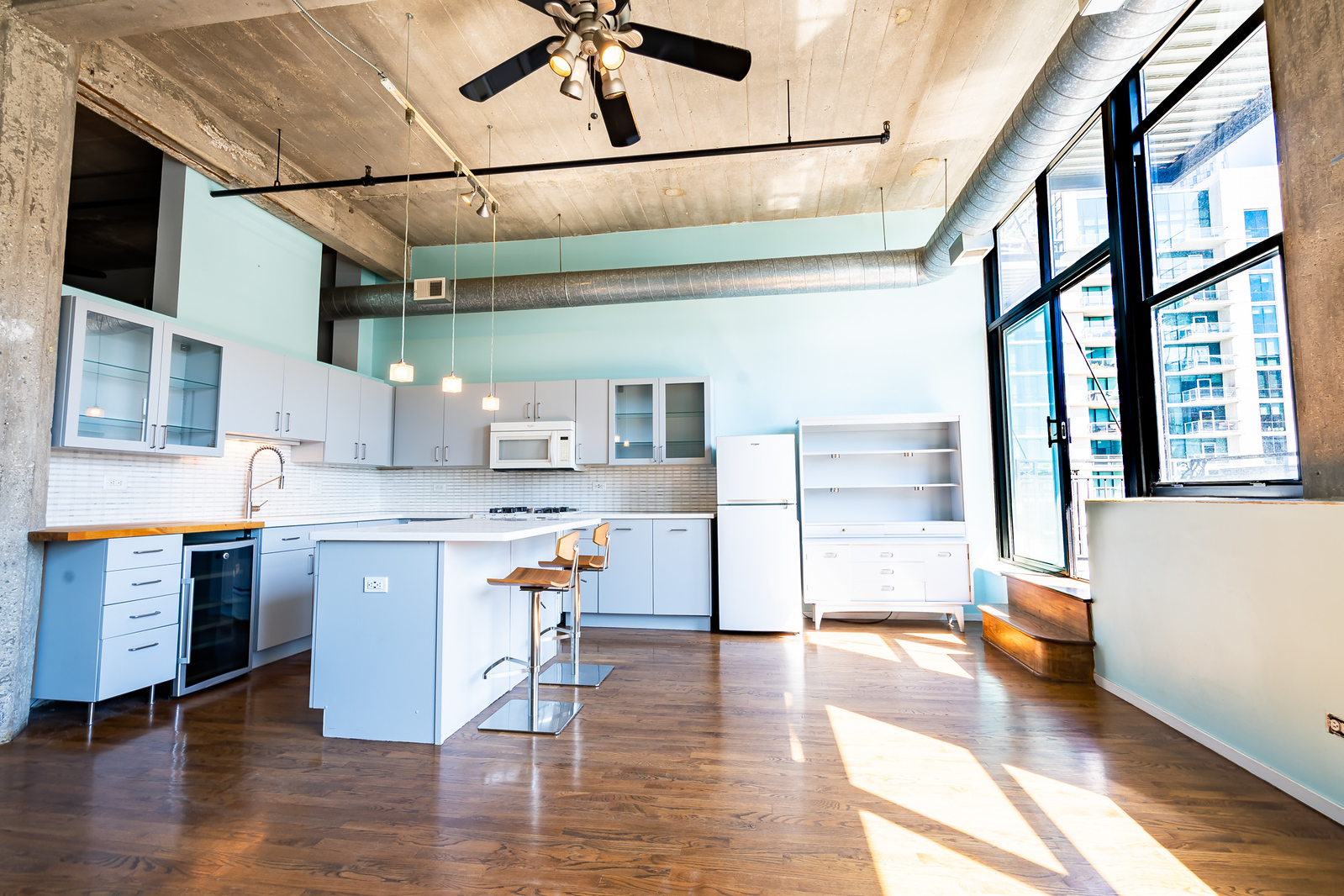 843 W Adams Street 406