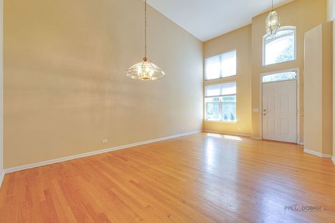 Tiny photo for 717 Sarah Lane, Northbrook, IL 60062 (MLS # 12453311)
