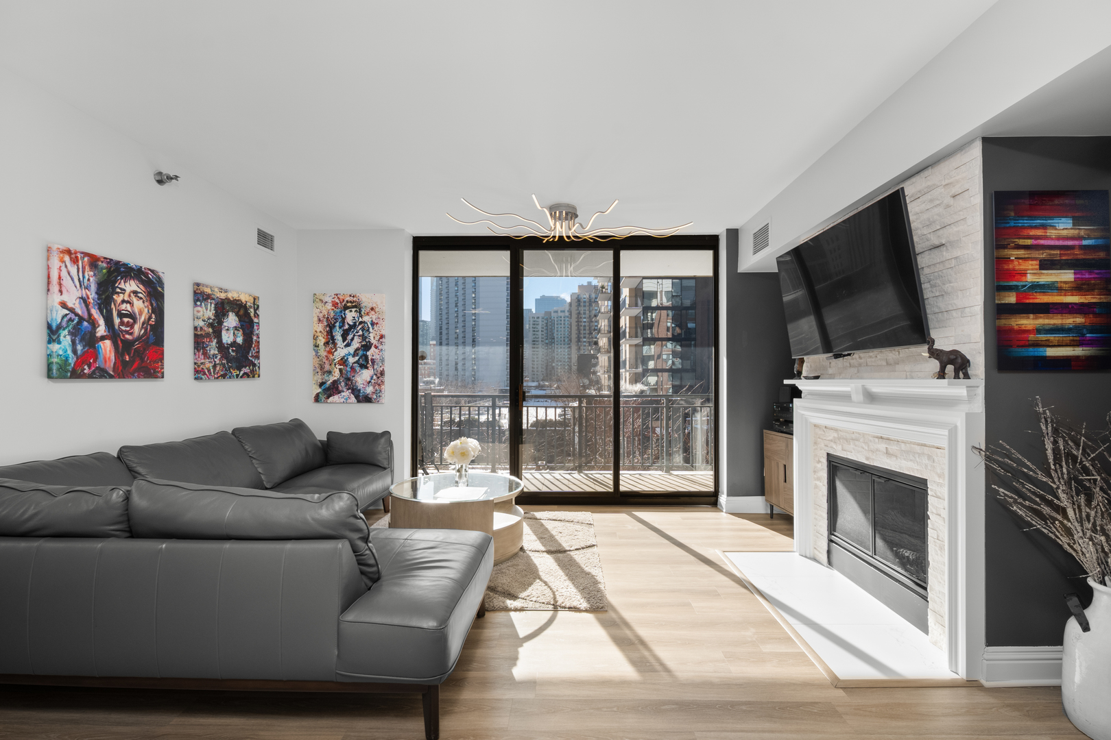 55 W Delaware Place 614