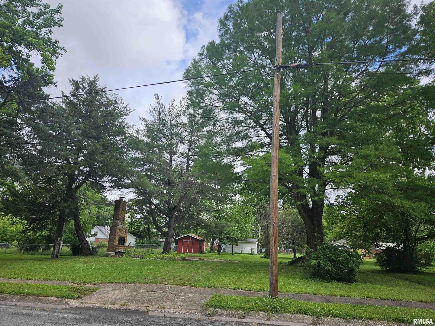 632 N MADISON Street