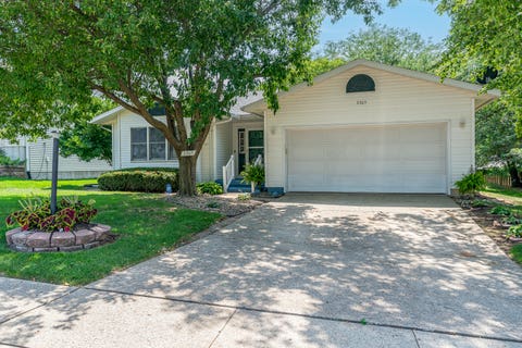 Photo of 3305 W 66th Street, Davenport, IA 52806 (MLS # 12719445)