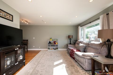 Tiny photo for 261 Montgomery Lane, Wood Dale, IL 60191 (MLS # 12486420)