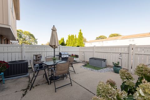 Tiny photo for 261 Montgomery Lane, Wood Dale, IL 60191 (MLS # 12486420)