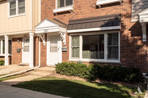 Tiny photo for 261 Montgomery Lane, Wood Dale, IL 60191 (MLS # 12486420)