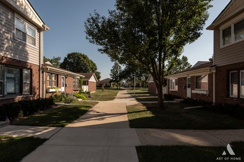 Tiny photo for 261 Montgomery Lane, Wood Dale, IL 60191 (MLS # 12486420)