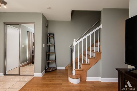 Tiny photo for 261 Montgomery Lane, Wood Dale, IL 60191 (MLS # 12486420)