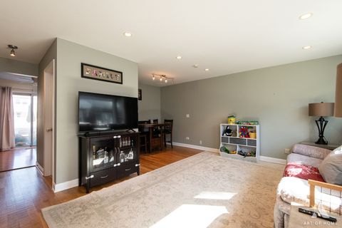 Tiny photo for 261 Montgomery Lane, Wood Dale, IL 60191 (MLS # 12486420)