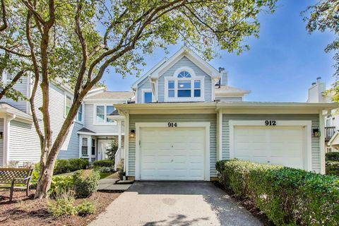 Tiny photo for 914 Prospect Court #914, Naperville, IL 60540 (MLS # 12449443)
