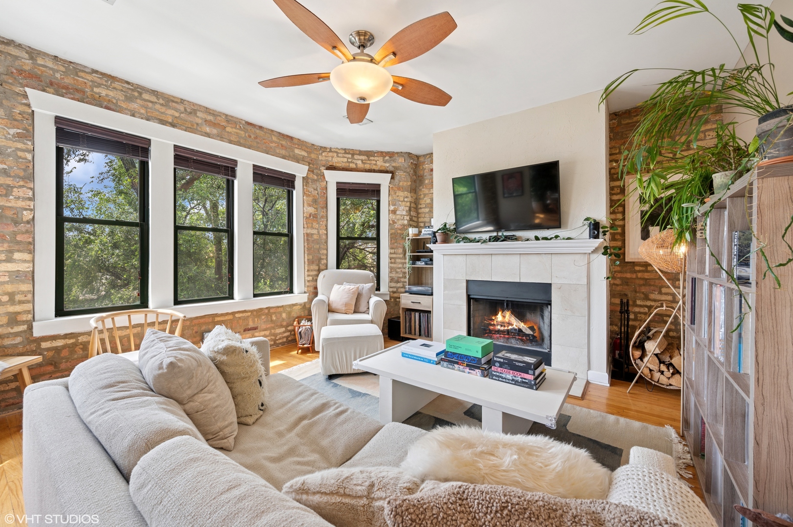 3120 W Carmen Avenue 3