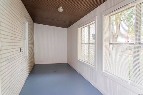 Tiny photo for 1313 Ohio Street, Quincy, IL 62301 (MLS # 12503990)