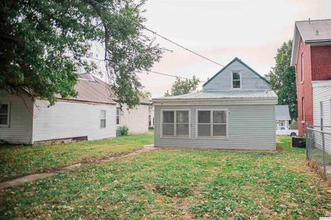 Tiny photo for 1313 Ohio Street, Quincy, IL 62301 (MLS # 12503990)