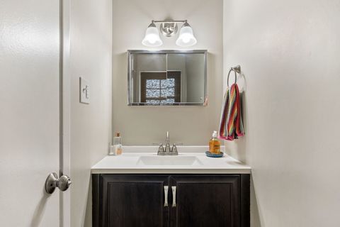 Tiny photo for 910 LONSDALE Road, Elk Grove Village, IL 60007 (MLS # 12438066)