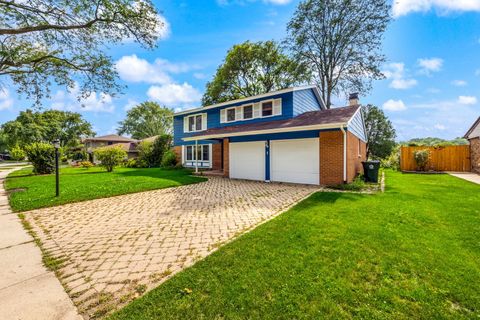 Tiny photo for 910 LONSDALE Road, Elk Grove Village, IL 60007 (MLS # 12438066)