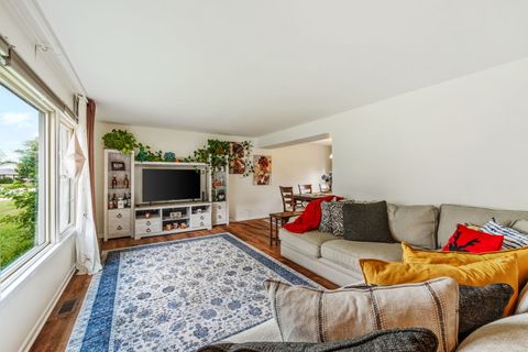 Tiny photo for 910 LONSDALE Road, Elk Grove Village, IL 60007 (MLS # 12438066)