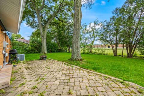 Tiny photo for 910 LONSDALE Road, Elk Grove Village, IL 60007 (MLS # 12438066)