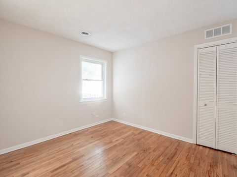 Tiny photo for 1110 S Gables Boulevard, Wheaton, IL 60189 (MLS # 12525761)