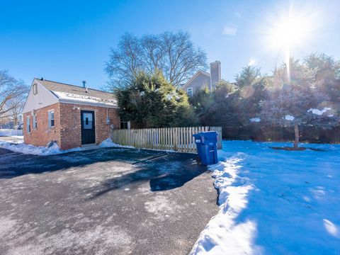 Tiny photo for 1110 S Gables Boulevard, Wheaton, IL 60189 (MLS # 12525761)