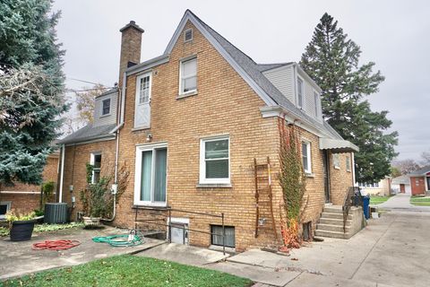 A home in Harwood Heights