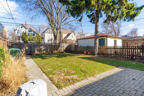 Tiny photo for 5231 N Lakewood Avenue, Chicago, IL 60640 (MLS # 12593651)