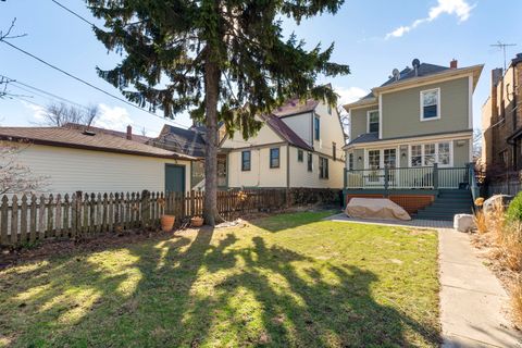 Tiny photo for 5231 N Lakewood Avenue, Chicago, IL 60640 (MLS # 12593651)