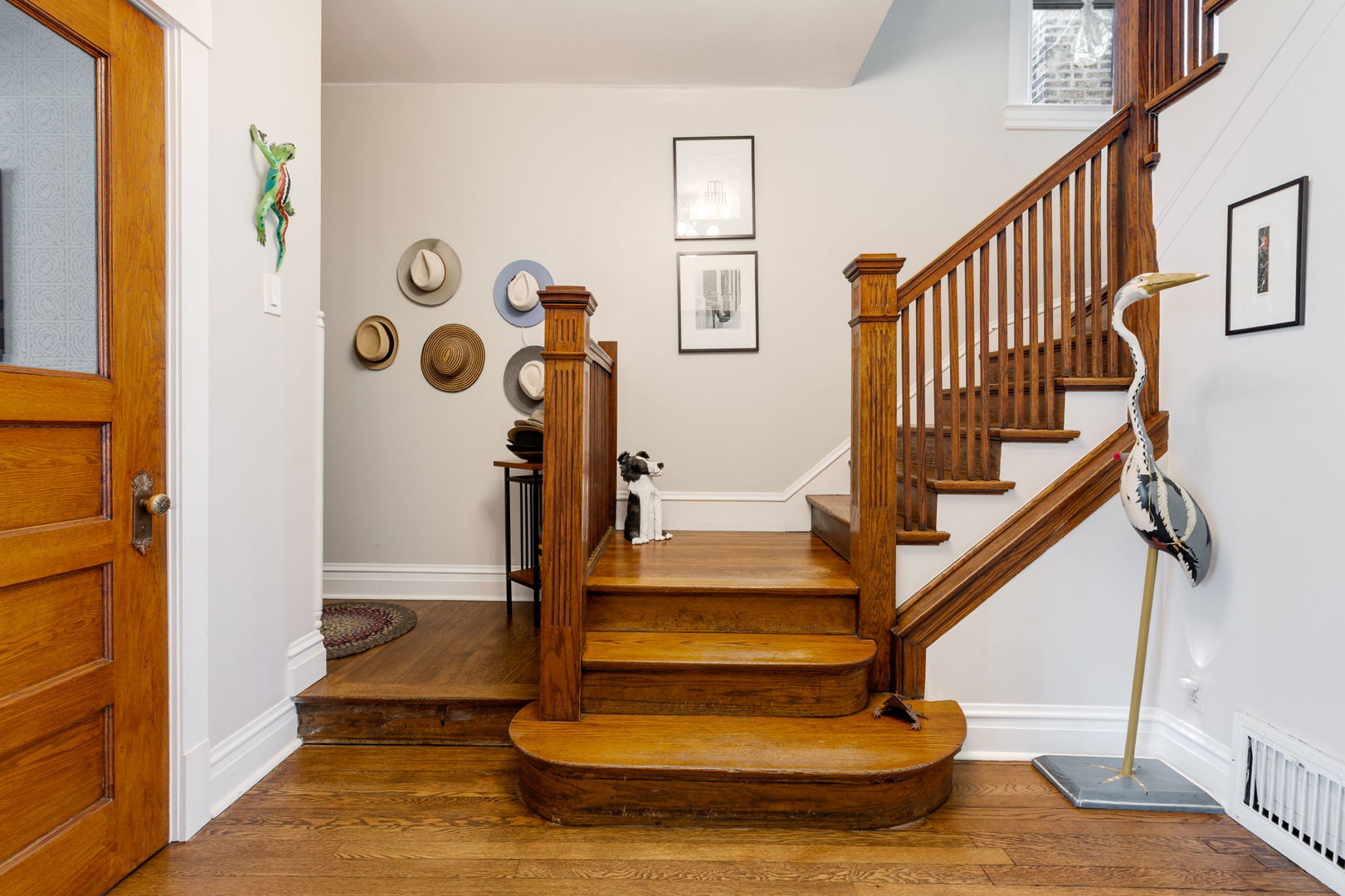 5231 N Lakewood Avenue