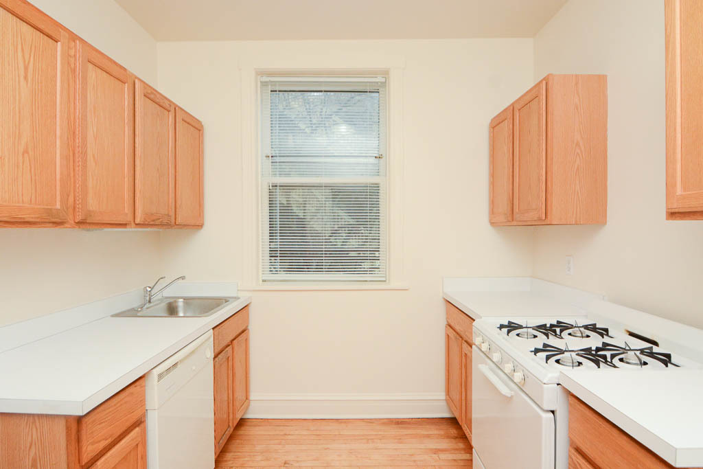 2443 W Sunnyside Avenue 1