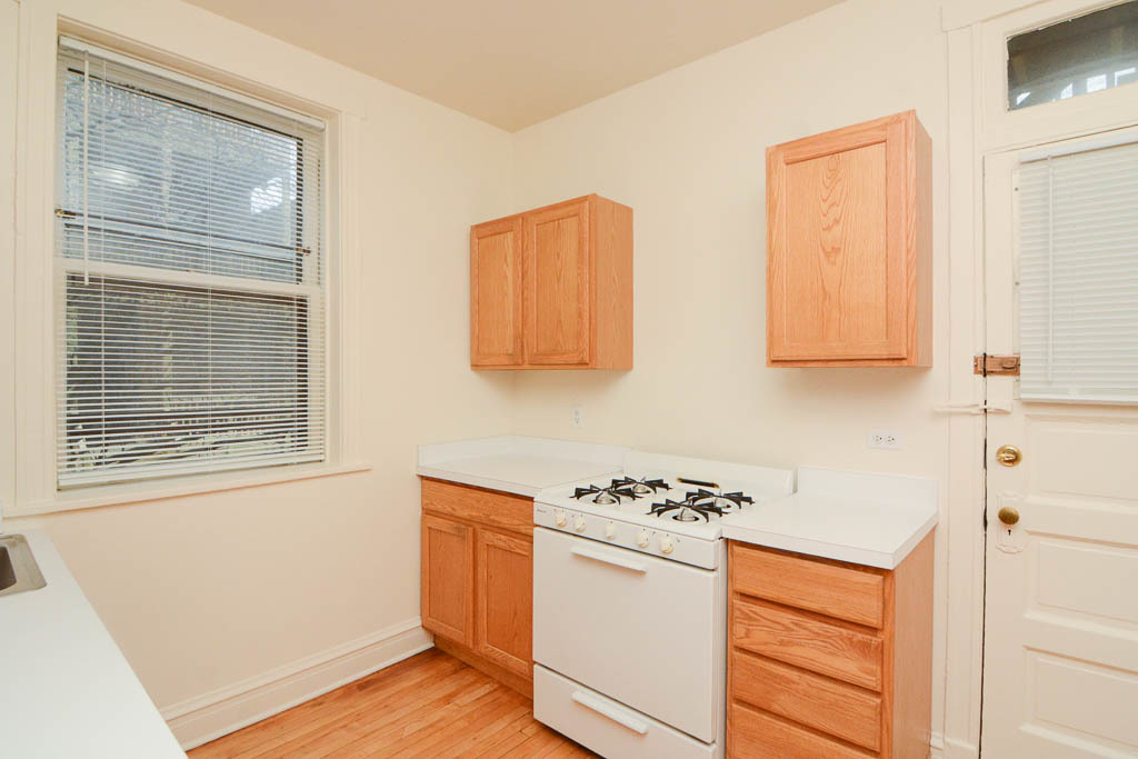 2443 W Sunnyside Avenue 1