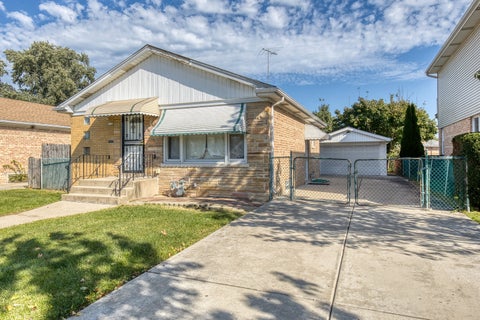 Tiny photo for 9109 NEW ENGLAND Avenue, Morton Grove, IL 60053 (MLS # 12775154)