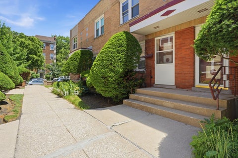 Tiny photo for 221 S Maple Avenue #C, Oak Park, IL 60302 (MLS # 12685202)