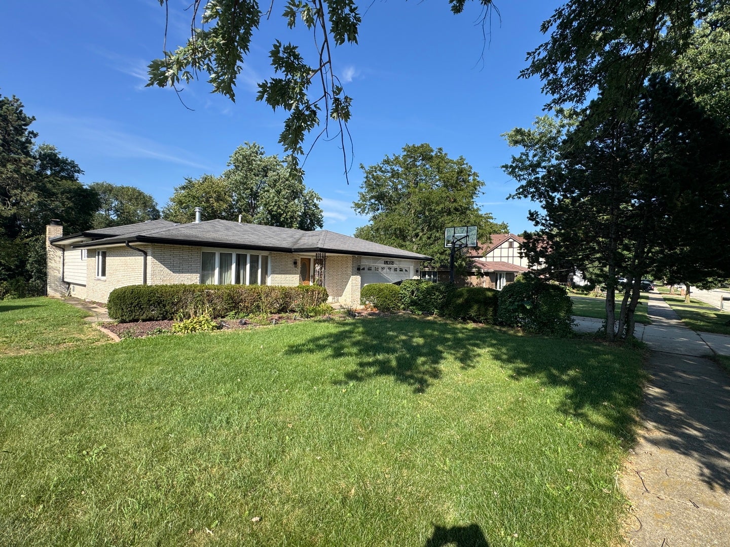 17W154 Terry Trail