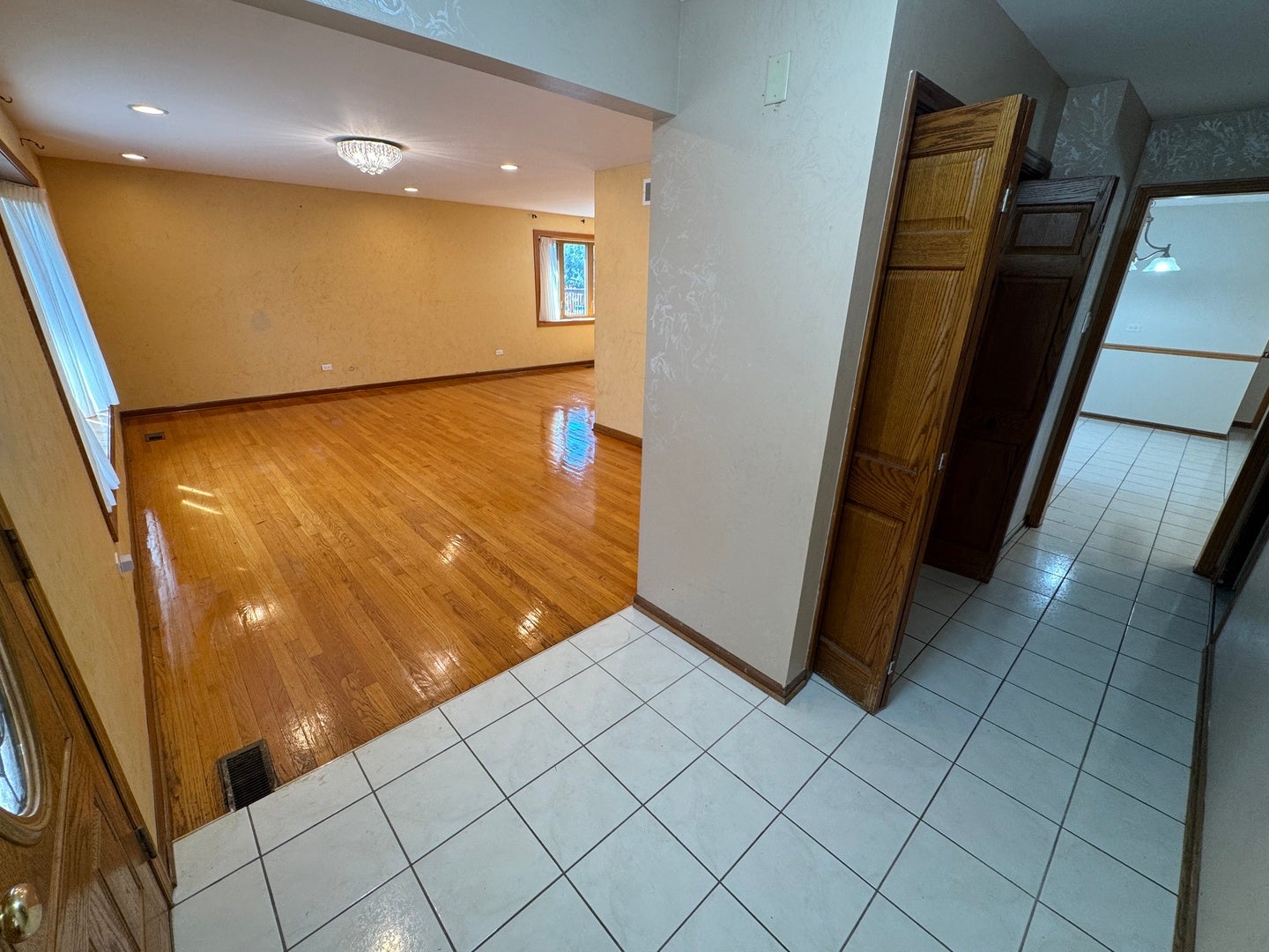 17W154 Terry Trail