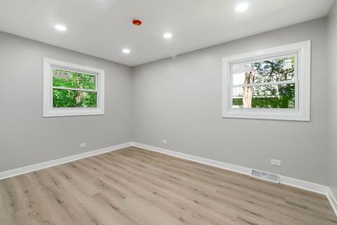 Tiny photo for 92 N AIRLITE Street, Elgin, IL 60123 (MLS # 12606617)