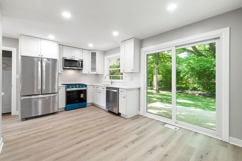 Tiny photo for 92 N AIRLITE Street, Elgin, IL 60123 (MLS # 12606617)