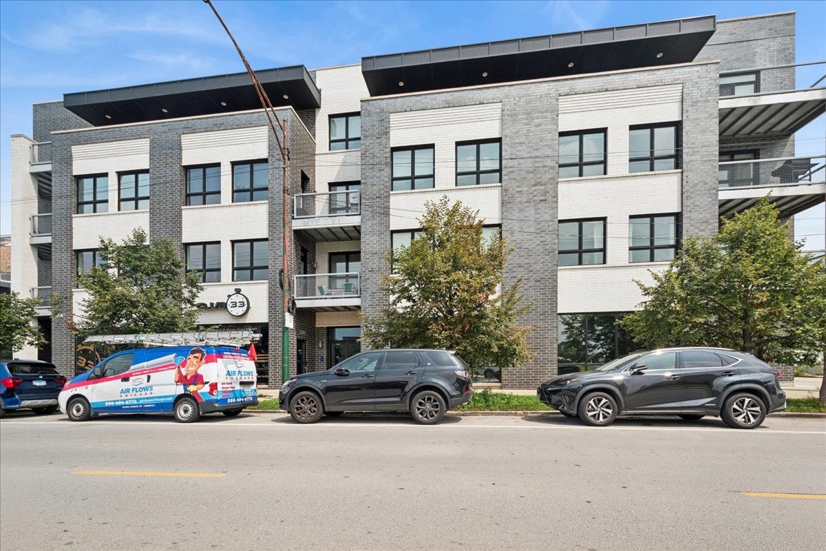 1317 N Larrabee Street 401