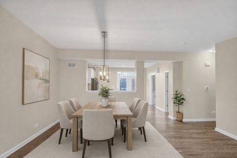 Tiny photo for 2110 S Crambourne Way, Arlington Heights, IL 60005 (MLS # 12581206)