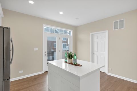 Tiny photo for 2110 S Crambourne Way, Arlington Heights, IL 60005 (MLS # 12581206)