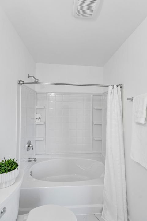 Tiny photo for 2110 S Crambourne Way, Arlington Heights, IL 60005 (MLS # 12581206)