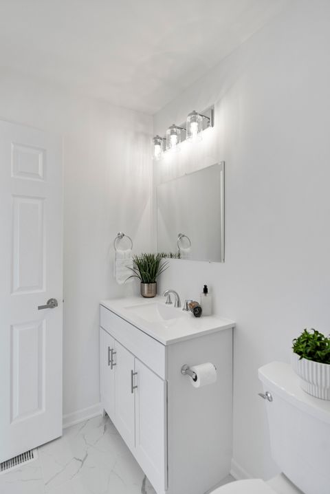 Tiny photo for 2110 S Crambourne Way, Arlington Heights, IL 60005 (MLS # 12581206)