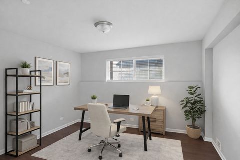 Tiny photo for 2110 S Crambourne Way, Arlington Heights, IL 60005 (MLS # 12581206)