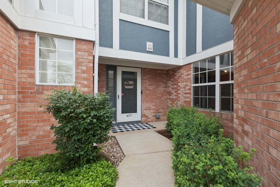 627 Kingsbridge Drive