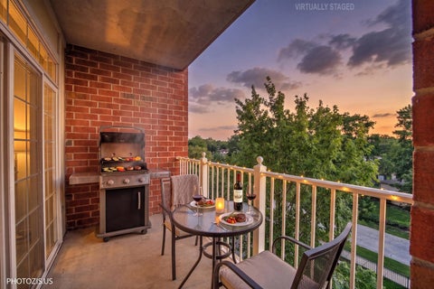 Tiny photo for 1 ITASCA Place #302, Itasca, IL 60143 (MLS # 12728956)