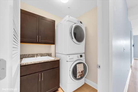 Tiny photo for 1 ITASCA Place #302, Itasca, IL 60143 (MLS # 12728956)