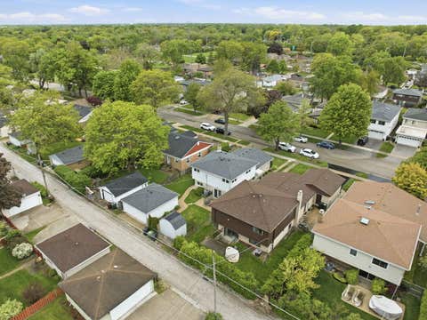 Tiny photo for 9437 N Lockwood Avenue, Skokie, IL 60077 (MLS # 12647225)