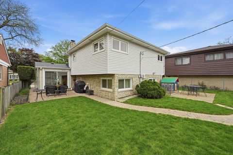 Tiny photo for 9437 N Lockwood Avenue, Skokie, IL 60077 (MLS # 12647225)