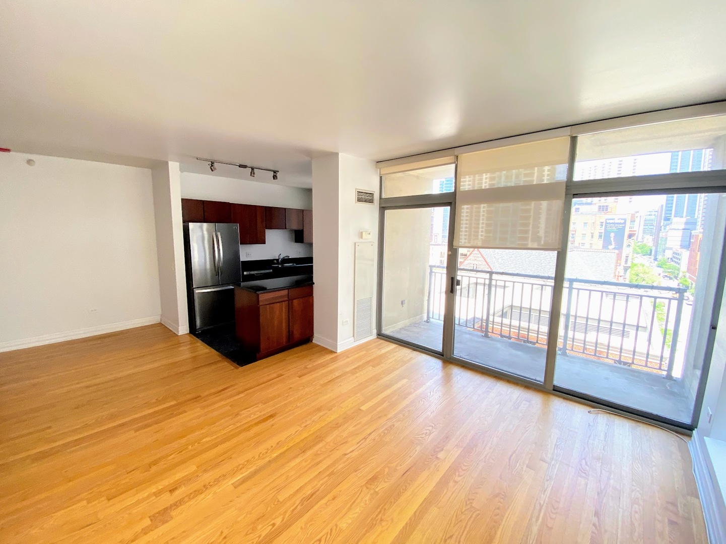 600 N Dearborn Street 811