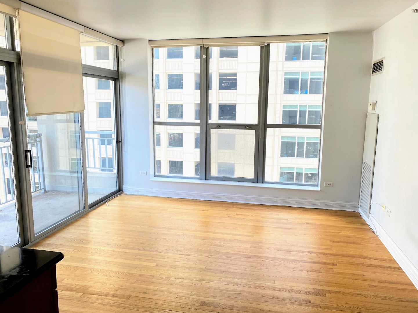 600 N Dearborn Street 811