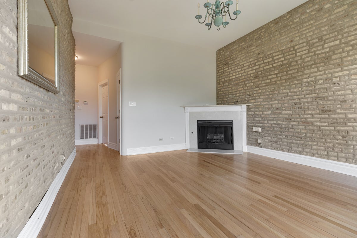 3558 W SHAKESPEARE Street 3E